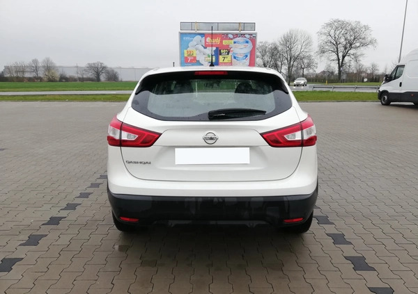 Nissan Qashqai cena 42900 przebieg: 121000, rok produkcji 2014 z Sompolno małe 172